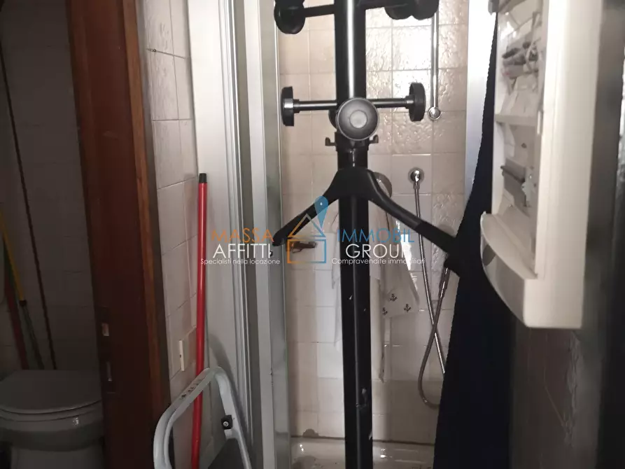 Immagine 8 di Attività commerciale in vendita  in Viale Stazione 12 a Massa