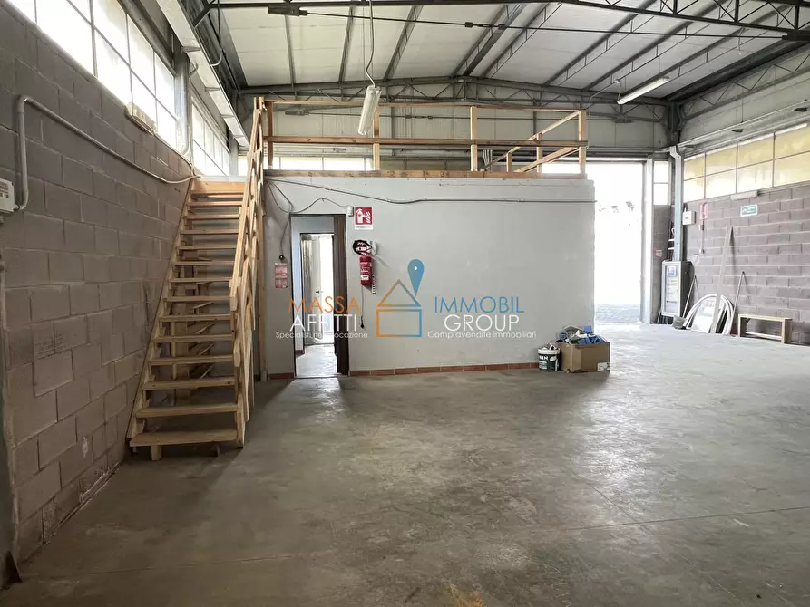 Immagine 14 di Capannone industriale in affitto  in Via Provinciale Avenza-Massa 194 a Carrara