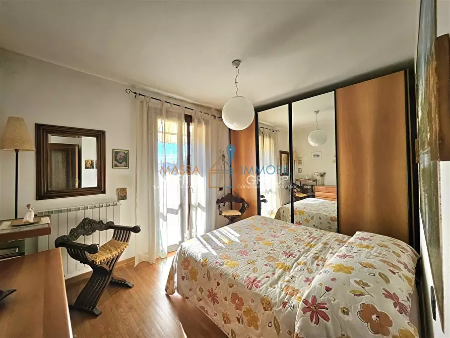 Immagine 15 di Villetta a schiera in vendita  in Via Godola 26 a Massa