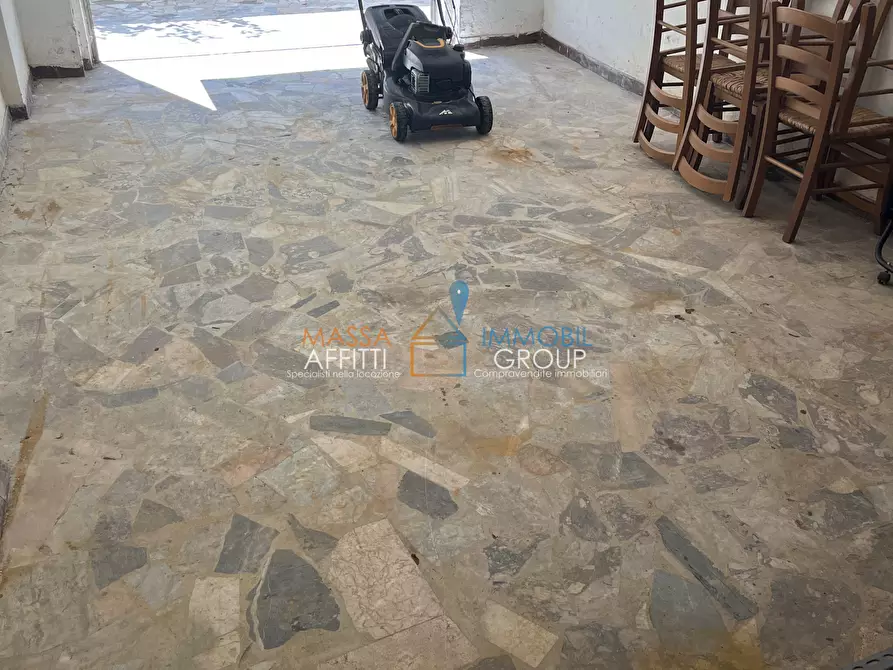Immagine 21 di Quadrilocale in vendita  in Via Arezzo 94 a Massa