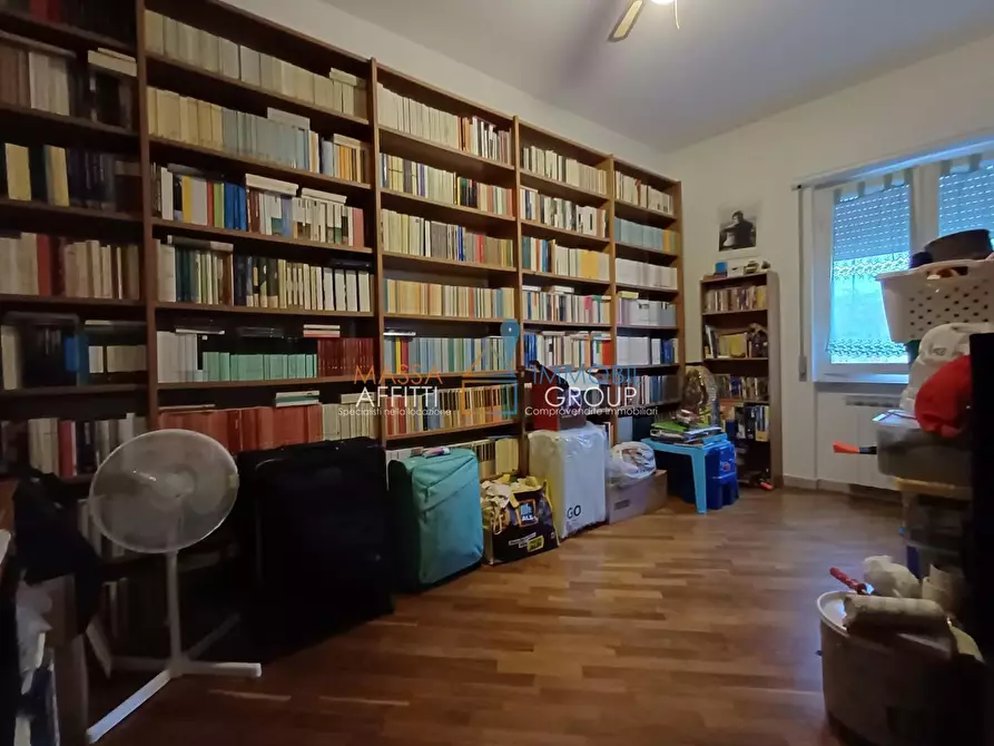 Immagine 6 di Pentalocale in vendita  in Viale Eugenio Chiesa 15 a Massa