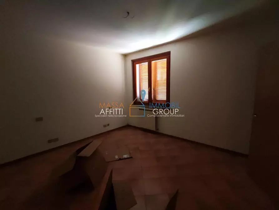 Immagine 7 di Quadrilocale in vendita  in Viale Eugenio Chiesa 6 a Massa