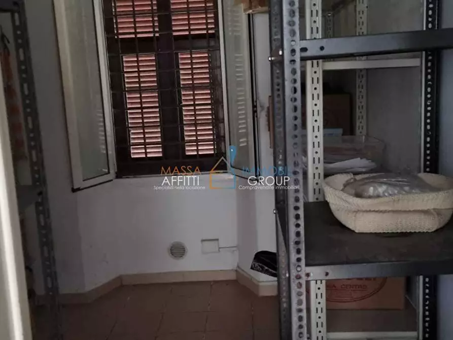 Immagine 10 di Locale commerciale in affitto  in Via Ricortola 214 a Massa