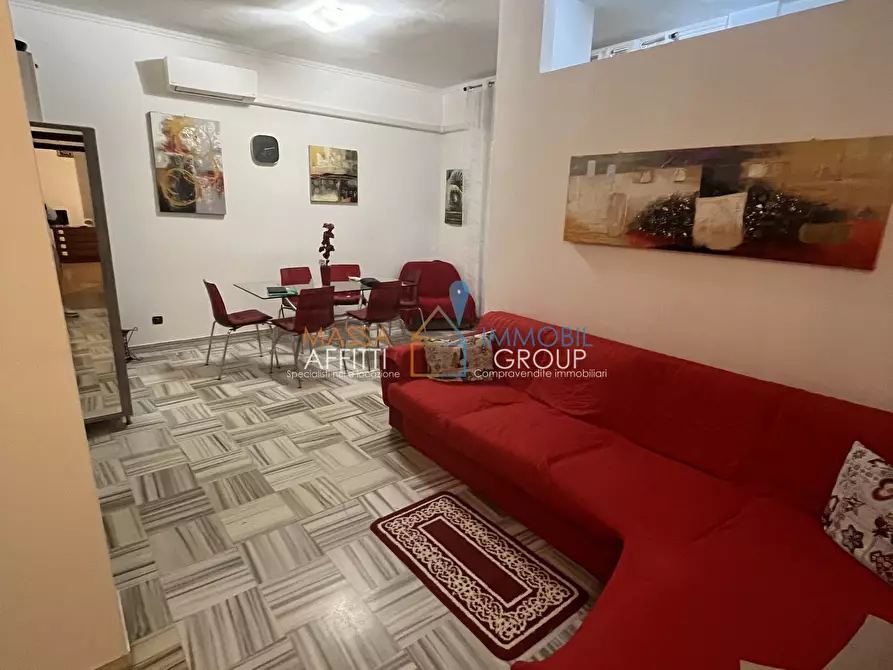 Immagine 1 di Trilocale in affitto  in Viale Roma 45 a Massa