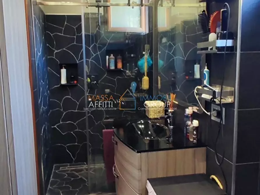 Immagine 7 di Porzione di casa in vendita  in Via Celia 11 a Massa