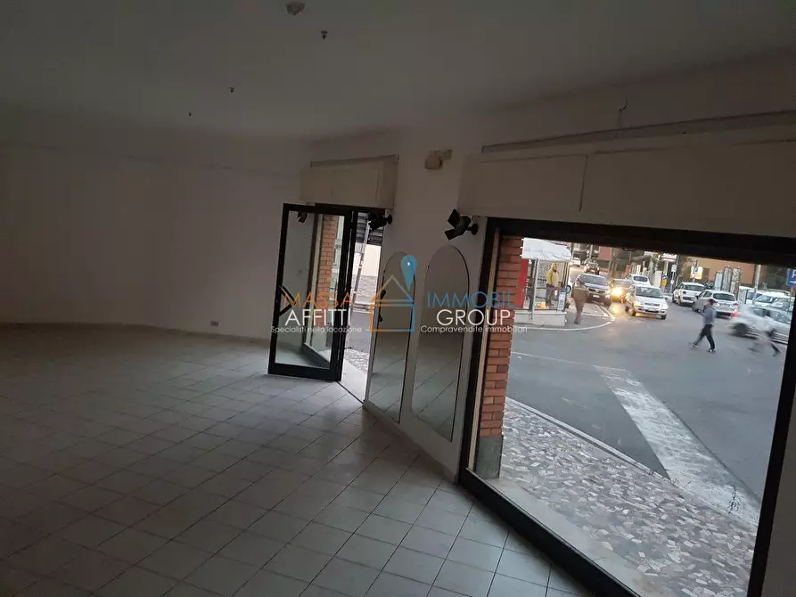 Immagine 1 di Locale commerciale in affitto  in Via Don Minzoni 10 a Massa