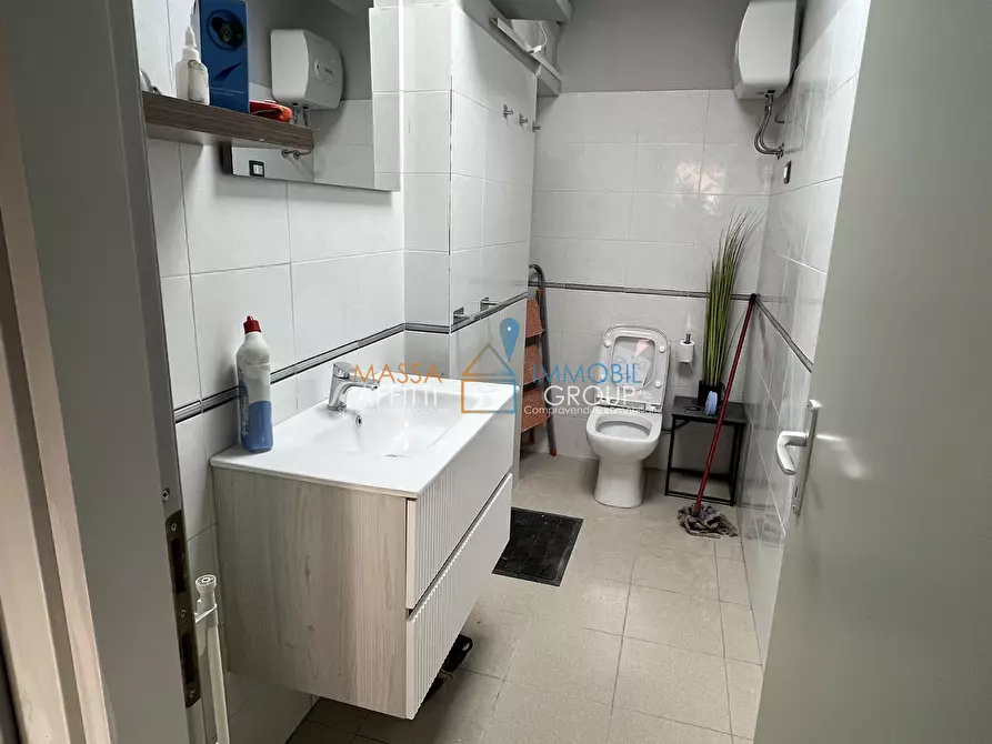 Immagine 13 di Ufficio in vendita  in Via Dorsale 1 a Massa