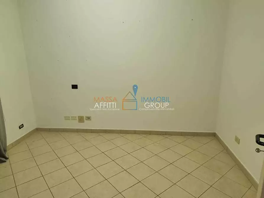 Immagine 13 di Pentalocale in vendita  in Viale Eugenio Chiesa 60 a Massa