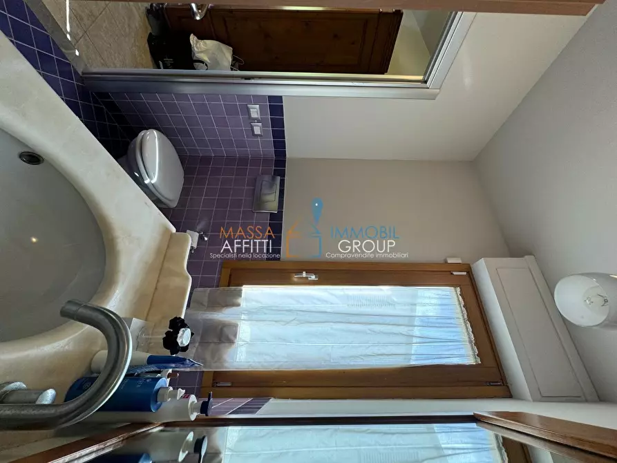 Immagine 14 di Villetta a schiera in vendita  in Via Lorenzo de Medici 88 a Montignoso