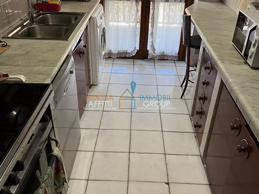 Immagine 6 di Pentalocale in vendita  in Viale XX Settembre 260A a Carrara