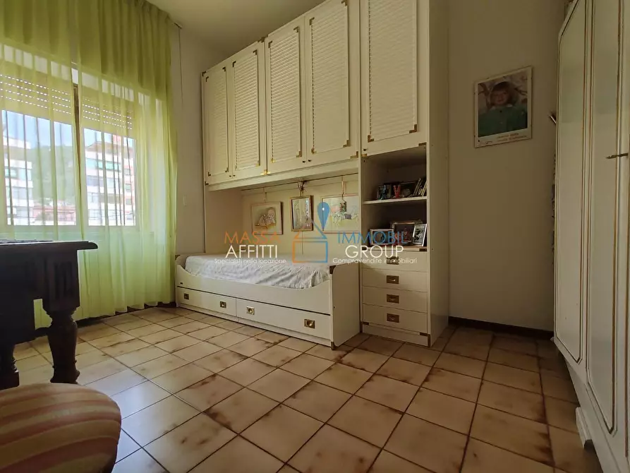 Immagine 15 di Quadrilocale in vendita  in Viale Eugenio Chiesa 21 a Massa