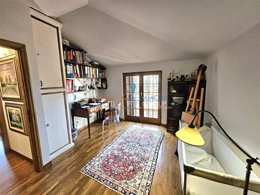 Immagine 21 di Villa in vendita  in Viale Stazione 104 a Massa