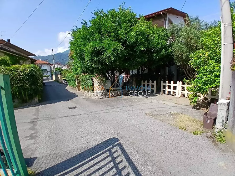 Immagine 1 di Porzione di casa in vendita  in Via Tinelli 55 a Massa