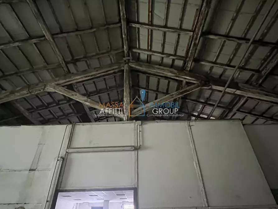 Immagine 6 di Locale commerciale in vendita  in Via Rinchiostra 84 a Massa