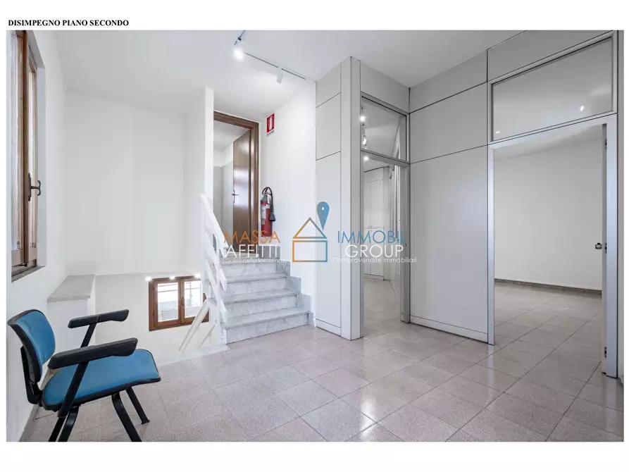 Immagine 11 di Ufficio in affitto  in Via Cairoli 30 a Massa