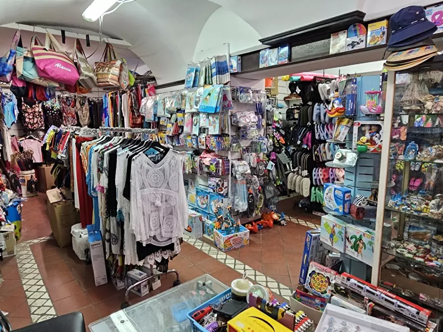 Immagine 4 di Locale commerciale in vendita  in Via Antonio Gramsci 12 a Alassio