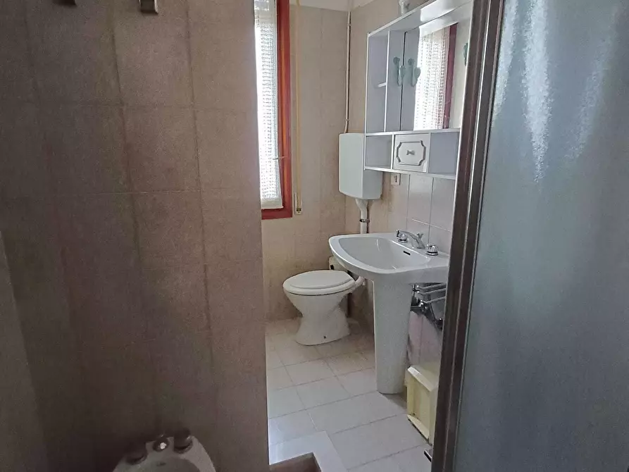 Immagine 46 di Quadrilocale in vendita  in Vico della Conceria 20 a Alassio