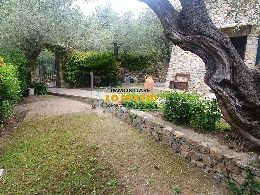 Immagine 27 di Villa in vendita  in via mezzacqua a Andora