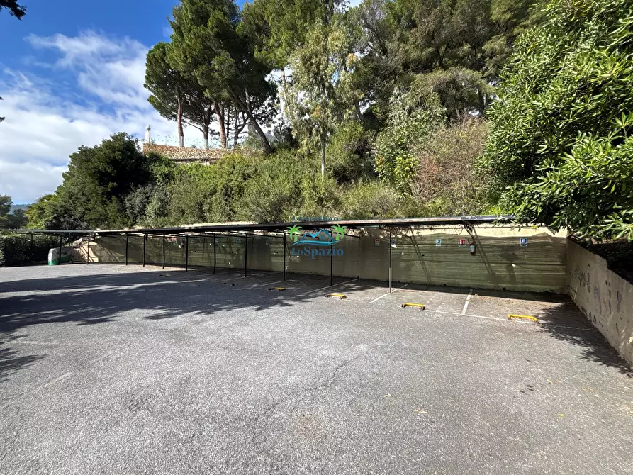 Immagine 28 di Bilocale in vendita  in Via Aurelia 48 a Andora