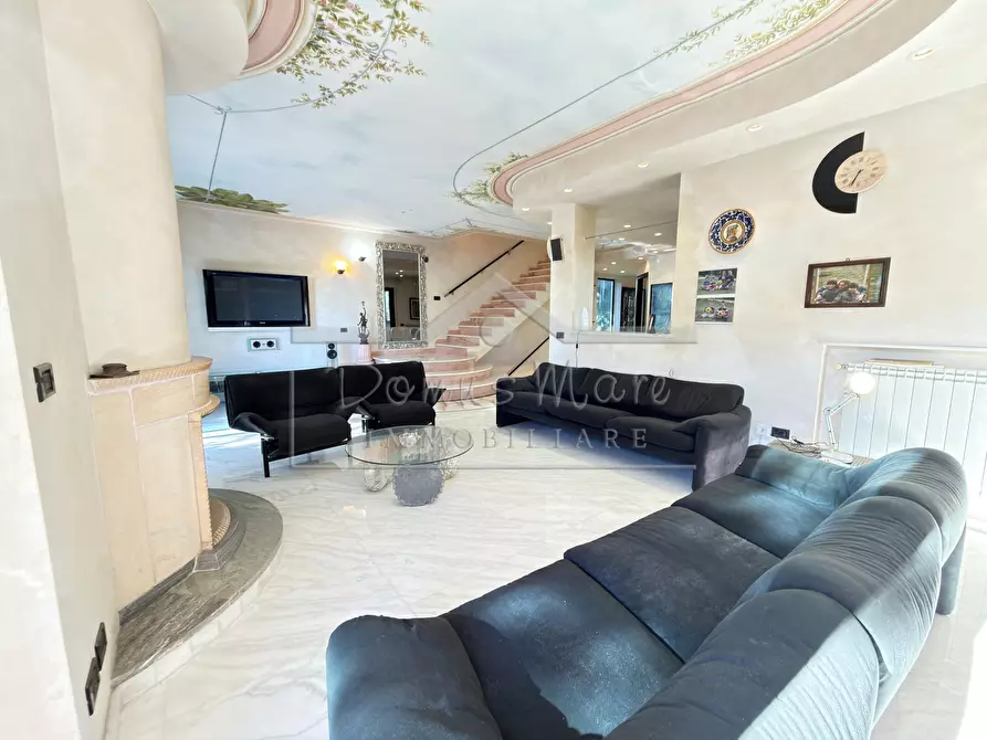 Immagine 18 di Villa in vendita  in Via Bricco del Poggio 32 a Savona