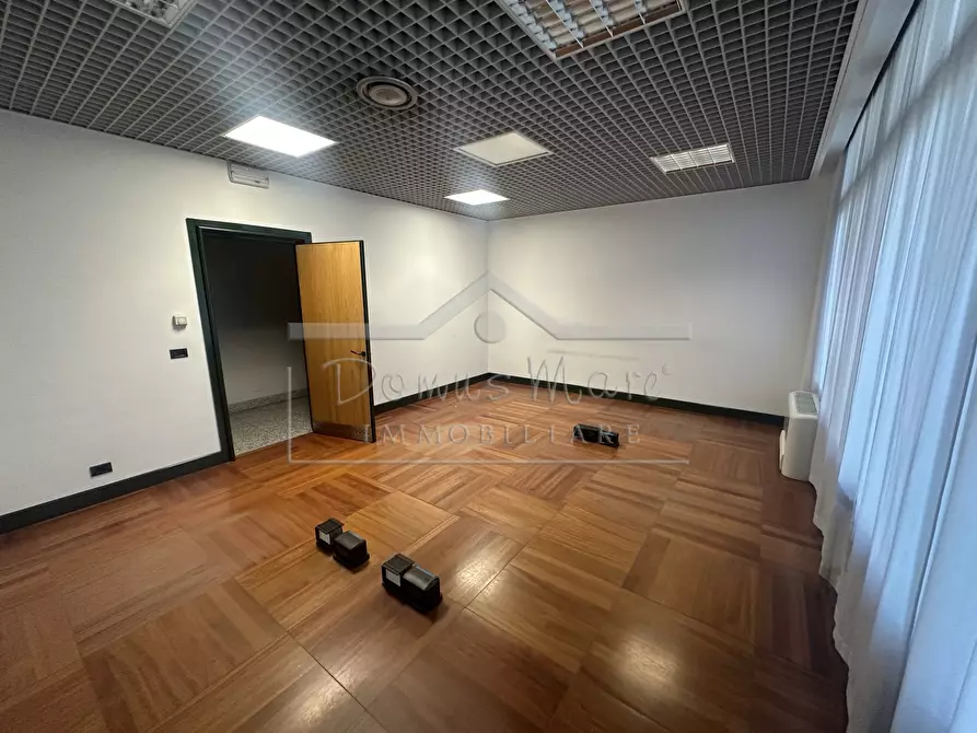 Immagine 4 di Ufficio in affitto  in via bartolomeo guidobono 137 r a Savona