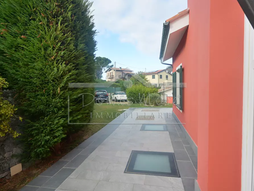 Immagine 24 di Villa in vendita  a Celle Ligure