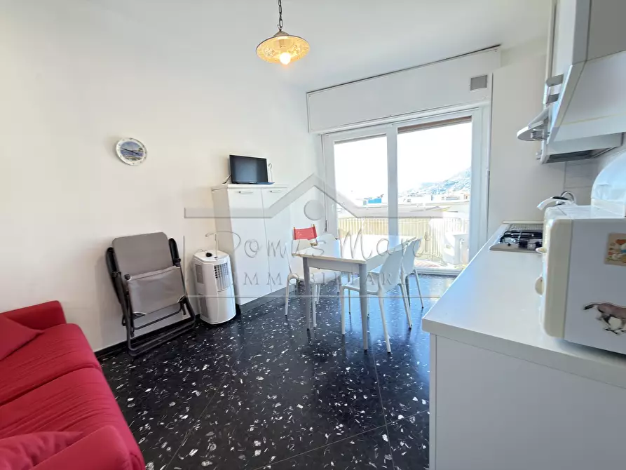 Immagine 14 di Bilocale in vendita  in Vico delle Stelle 29 a Savona