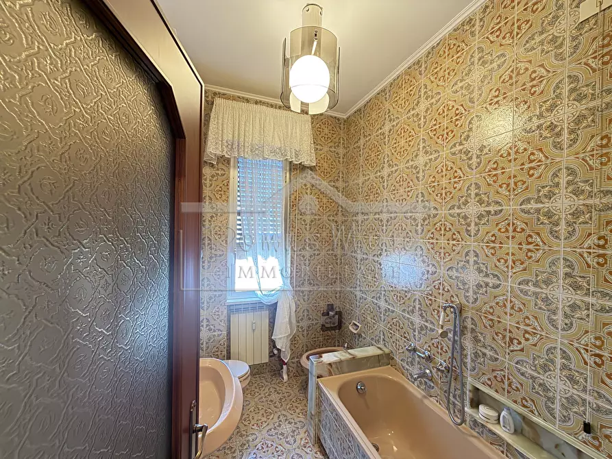 Immagine 19 di Pentalocale in vendita  a Savona