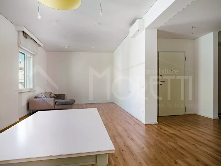 Immagine 2 di Pentalocale in vendita  in Via Costanzo Ebat a Livorno