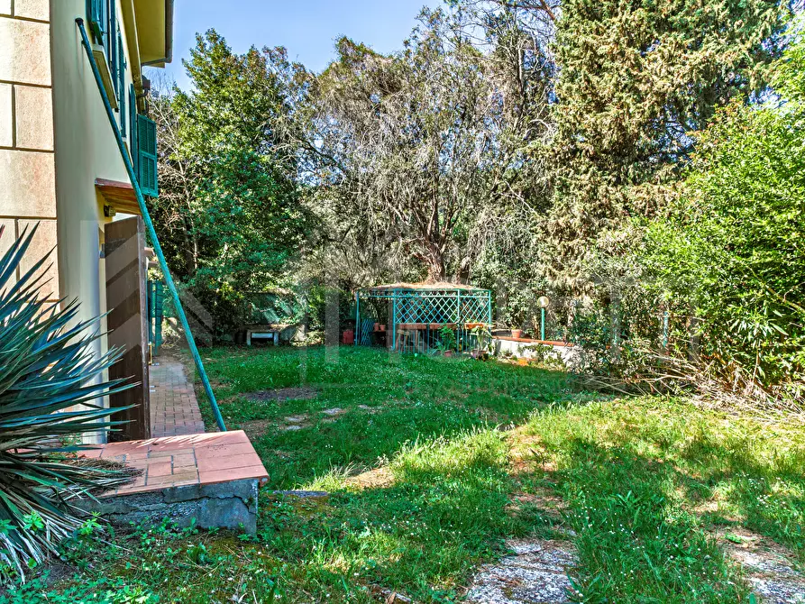 Immagine 92 di Villa in vendita  in Via Parrana San Martino a Collesalvetti