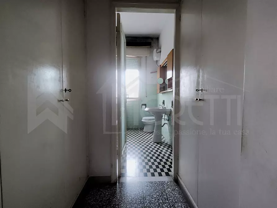 Immagine 21 di Pentalocale in vendita  in Viale Mameli a Livorno