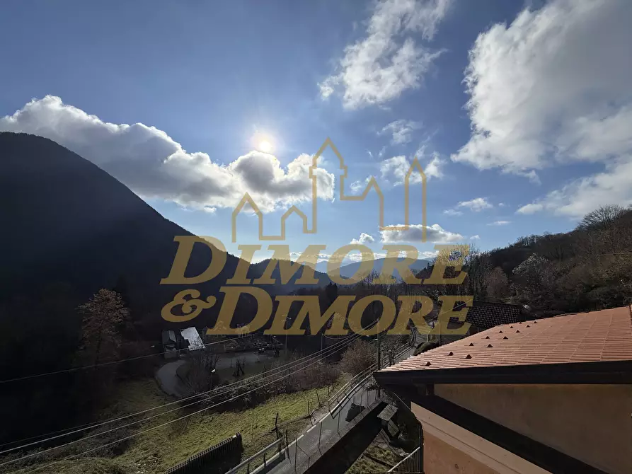 Immagine 3 di Casa indipendente in vendita  in Via Vico 3 a Caprezzo