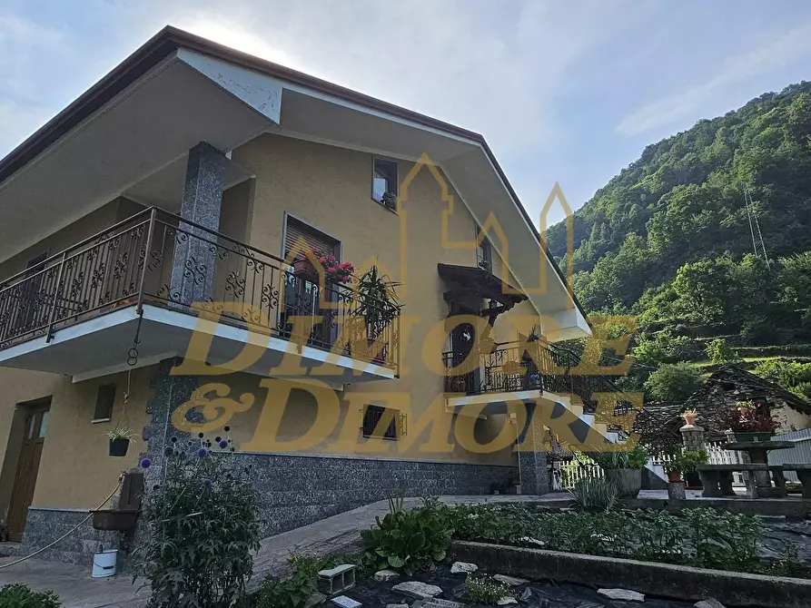 Immagine 4 di Villa in vendita  a Calasca-Castiglione