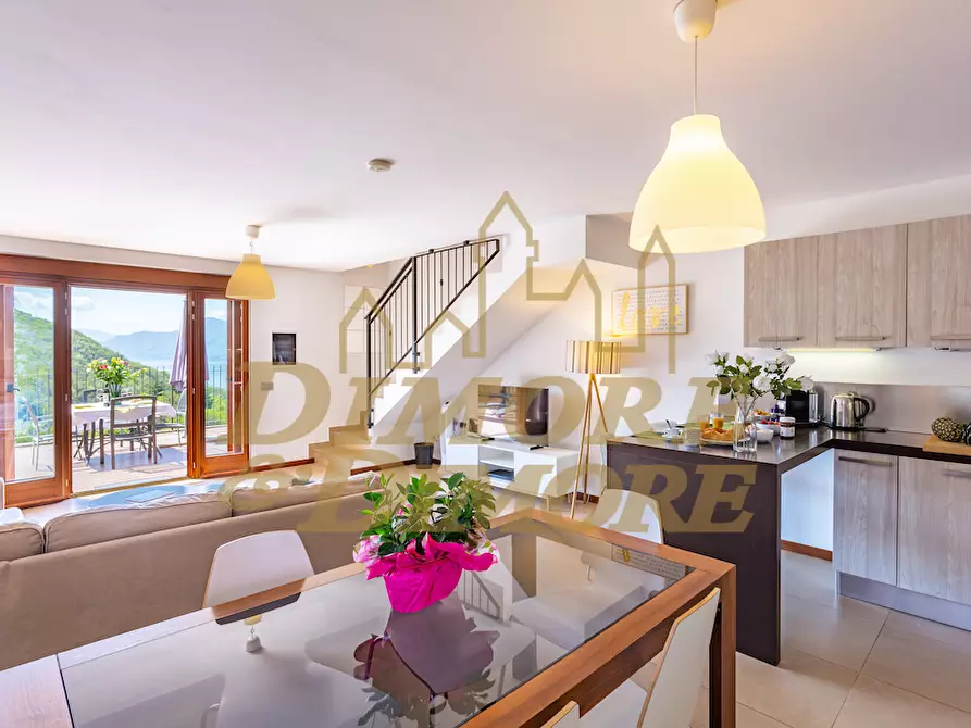 Immagine 3 di Villetta a schiera in vendita  a Luino