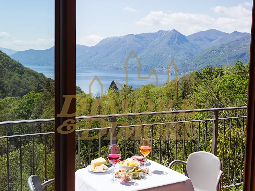 Immagine 15 di Villetta a schiera in vendita  a Luino