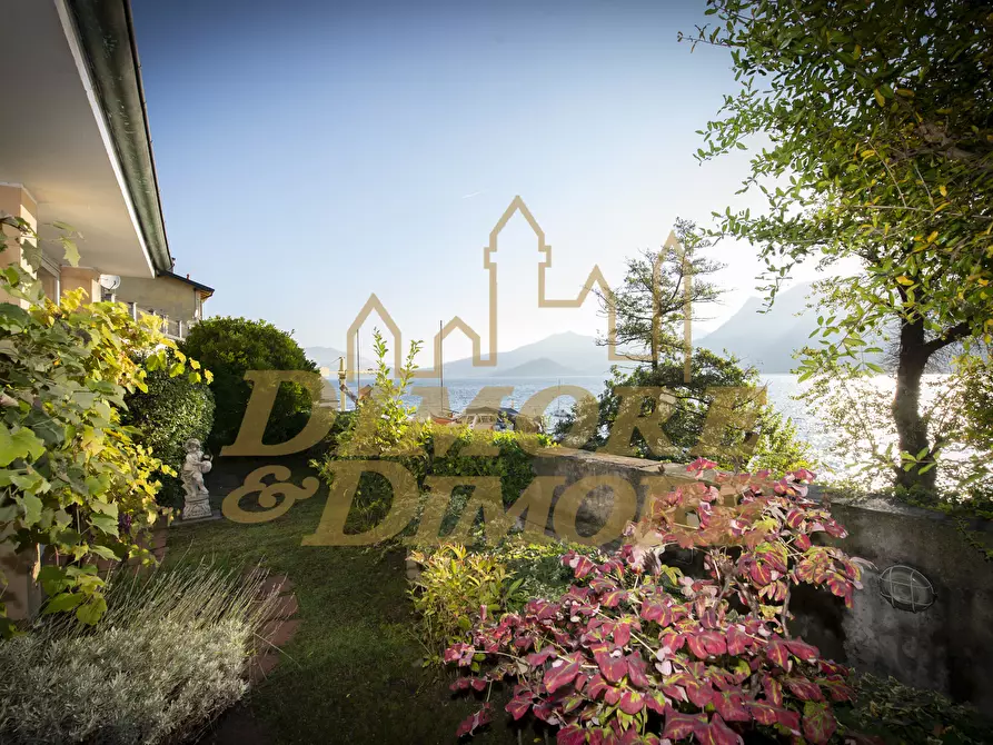 Immagine 17 di Villa in vendita  a Ghiffa