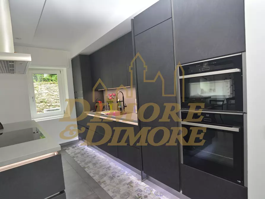 Immagine 24 di Villa in vendita  in Via Portovaltravaglia 39 a Brezzo Di Bedero