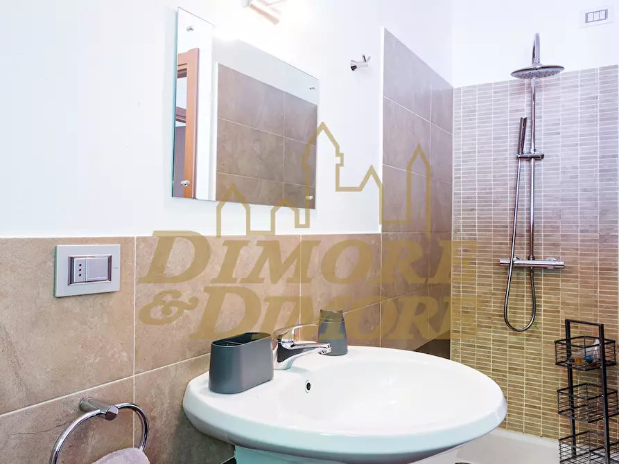 Immagine 10 di Villetta a schiera in vendita  a Luino