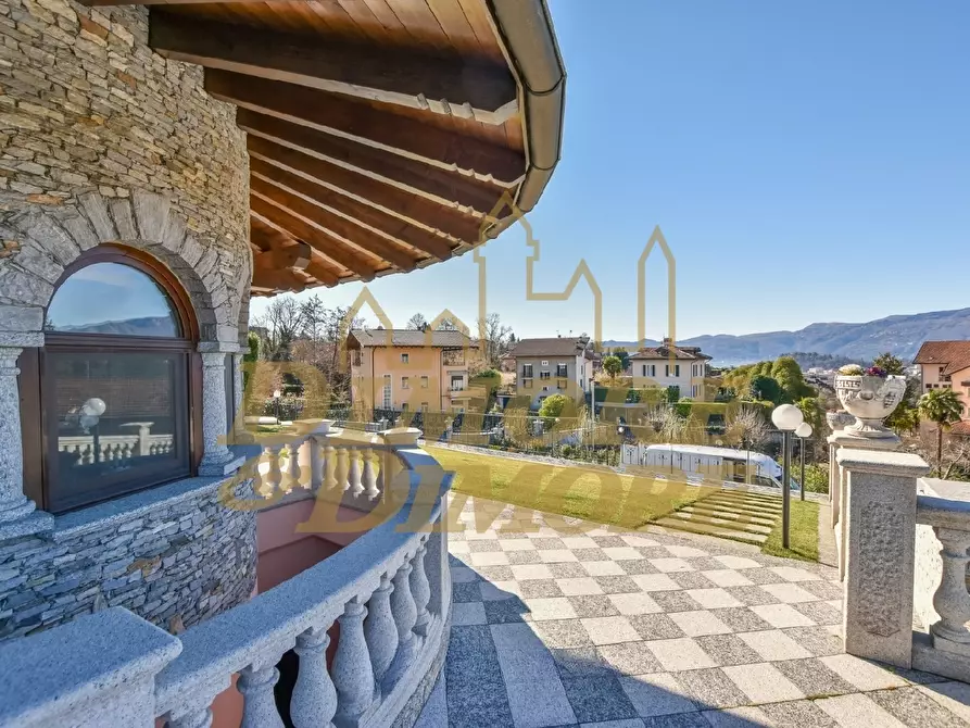 Immagine 1 di Villa in vendita  a Verbania