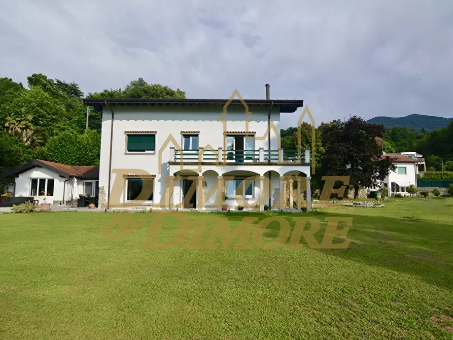 Immagine 9 di Villa in vendita  in Via Portovaltravaglia 39 a Brezzo Di Bedero