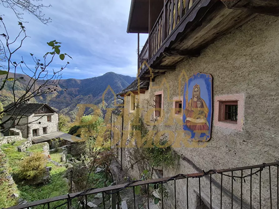 Immagine 1 di Casa indipendente in vendita  in Valleggia a Montescheno
