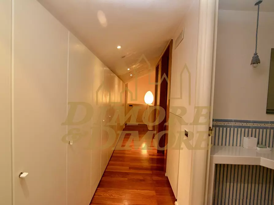 Immagine 59 di Villa in vendita  a Ranco