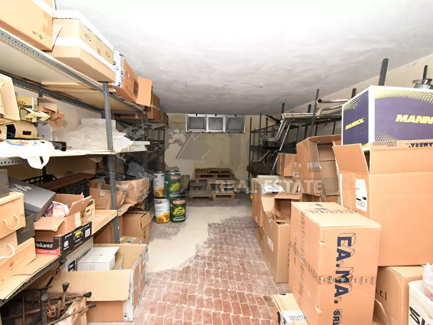 Immagine 28 di Locale commerciale in vendita  in Via g. Candido 1 a Lecce