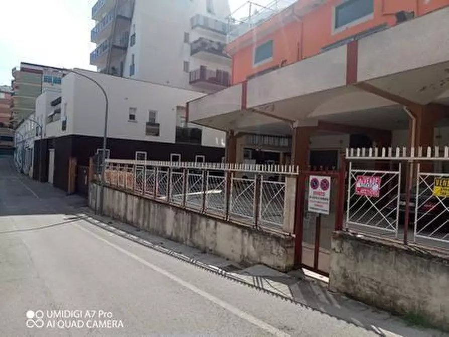 Immagine 2 di Garage in vendita  in VIA PER FOSSACESIA a Lanciano
