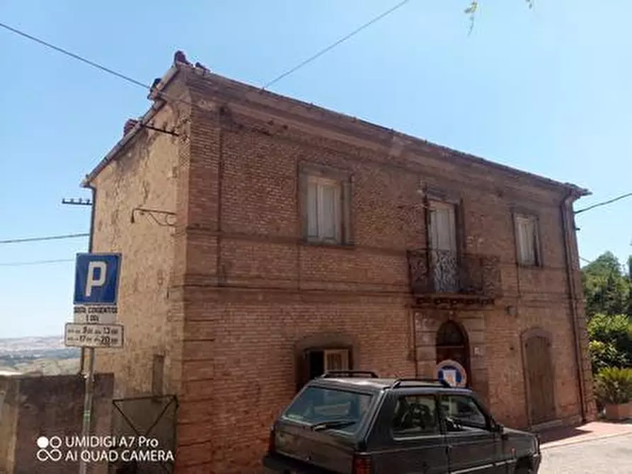 Immagine 34 di Rustico / casale in vendita  in VIA E. SIROLLI a Archi