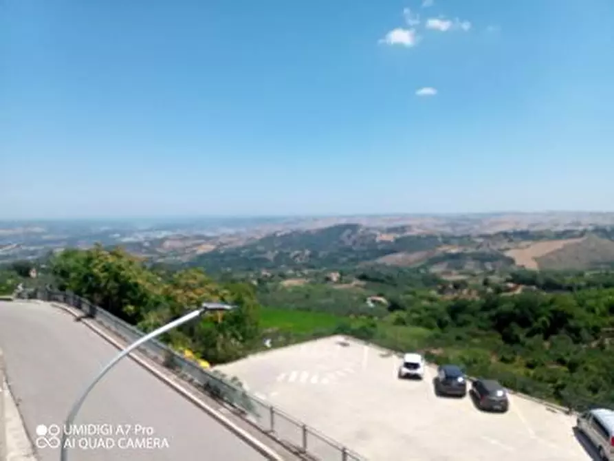 Immagine 13 di Rustico / casale in vendita  in VIA E. SIROLLI a Archi