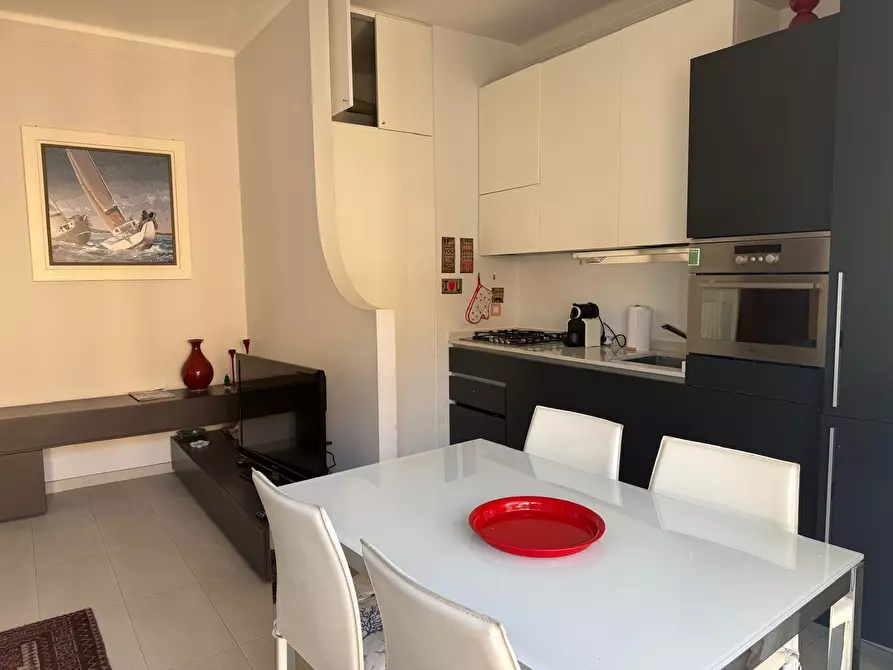 Immagine 10 di Trilocale in vendita  in Via Leonardo da Vinci a Alassio