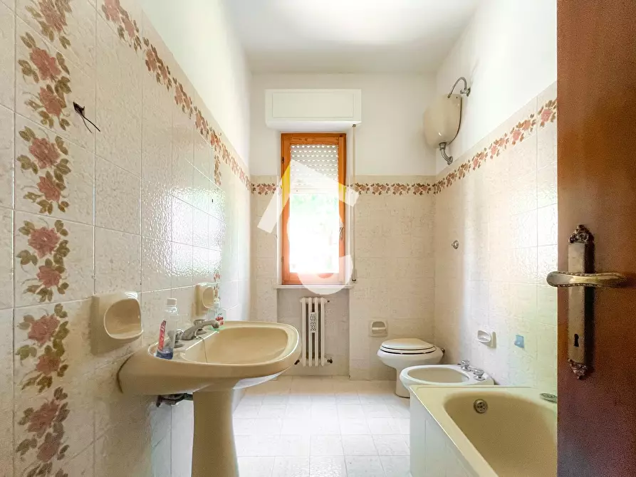 Immagine 10 di Appartamento in vendita  a Jesi