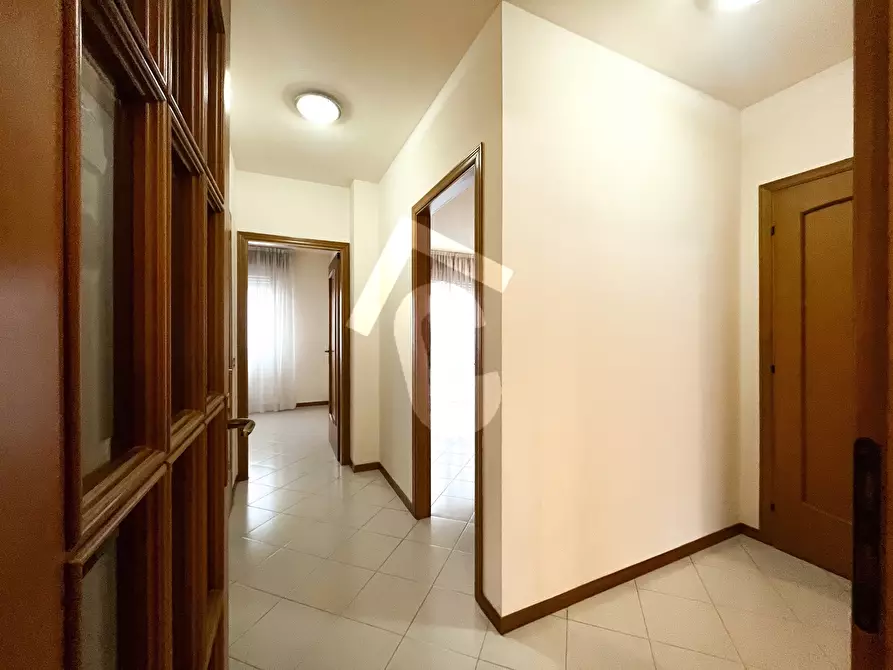 Immagine 10 di Appartamento in vendita  a Jesi