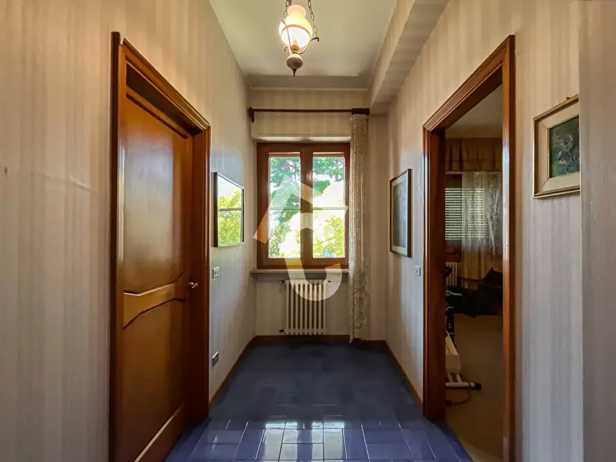 Immagine 35 di Villa in vendita  a Jesi